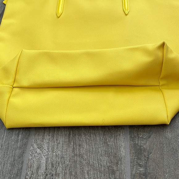 Lacoste yellow Vertical Tote bag with 25cm drop - Picture 11 of 16